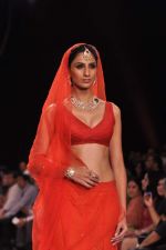 Model walk the ramp for Kay Jewels on Day 4 of IIJW 2013 on 7th Aug 2013 (41).JPG
